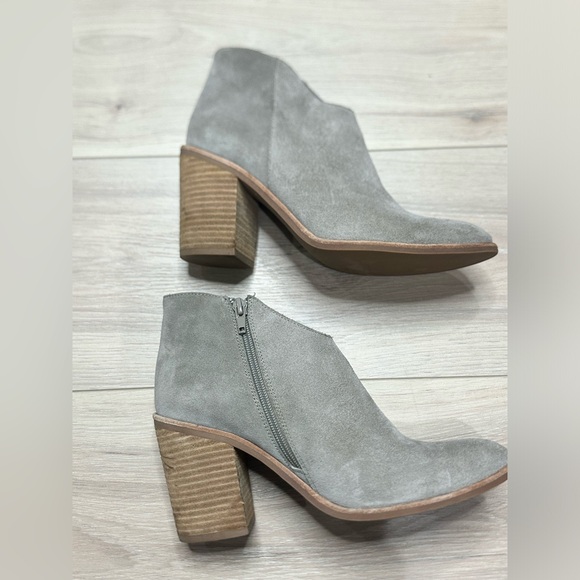 Jeffery Campbell taupe grey suede Booties 7.5 comfortable and cute - Picture 4 of 10